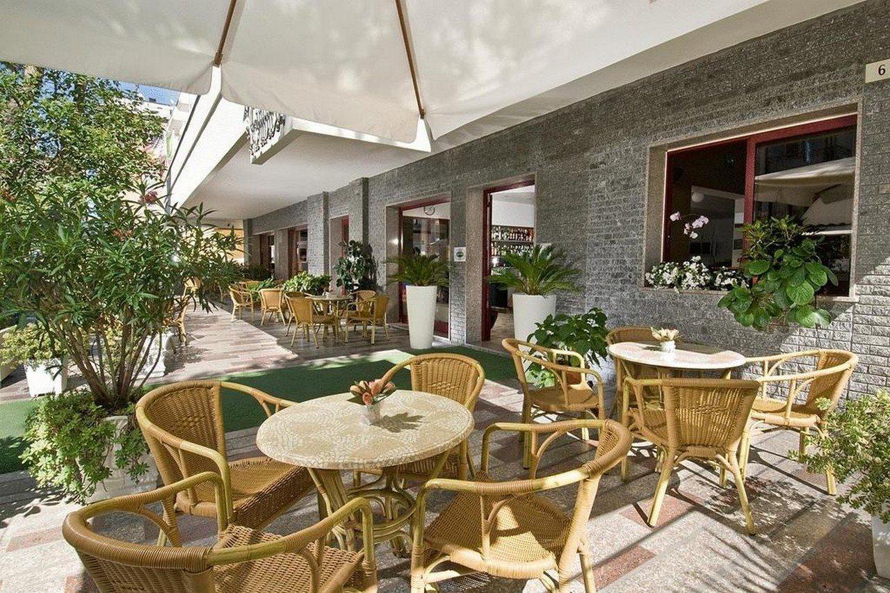Hotel Capinera Rimini Esterno foto