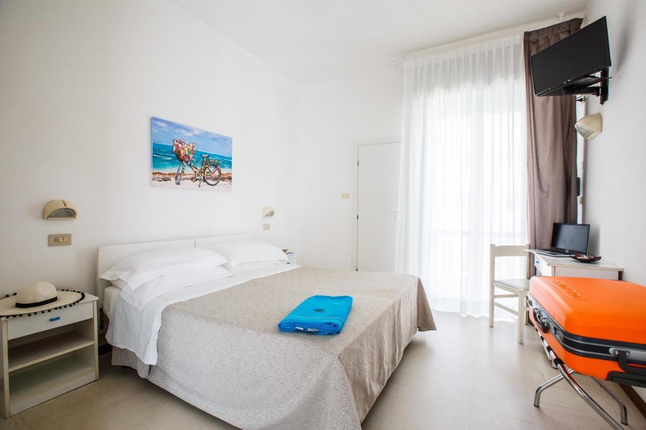 Hotel Capinera Rimini Esterno foto