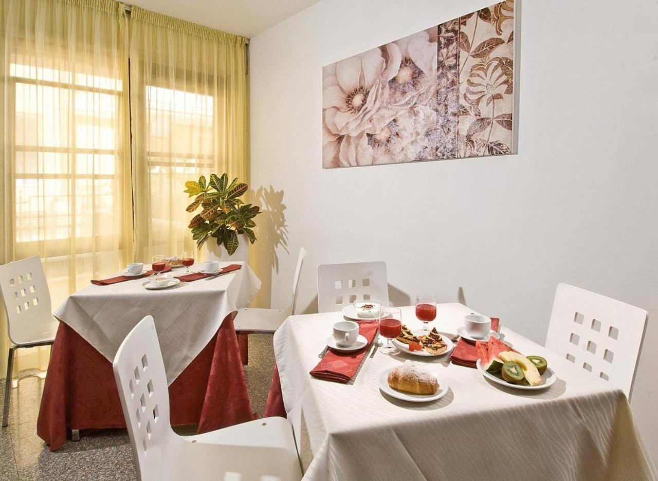 Hotel Capinera Rimini Esterno foto