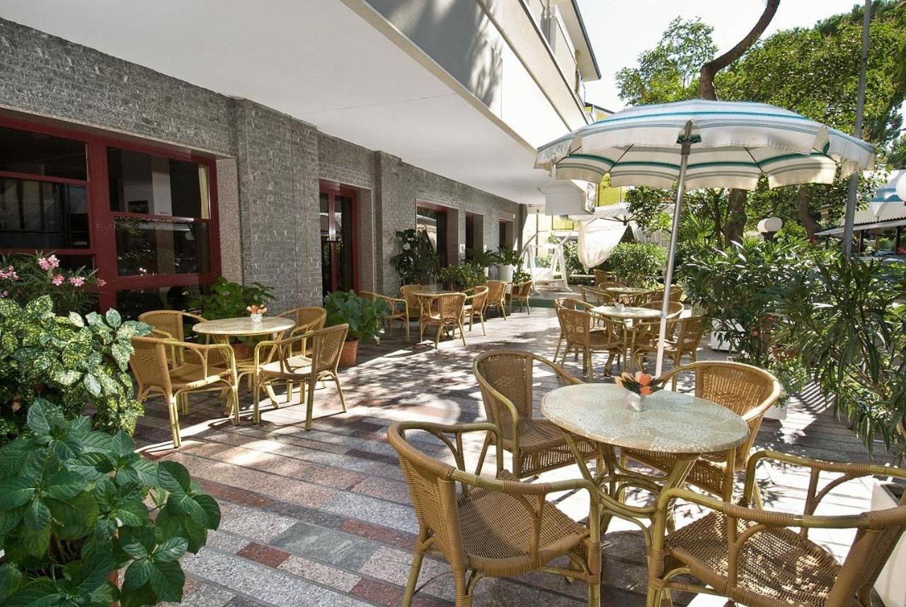 Hotel Capinera Rimini Esterno foto